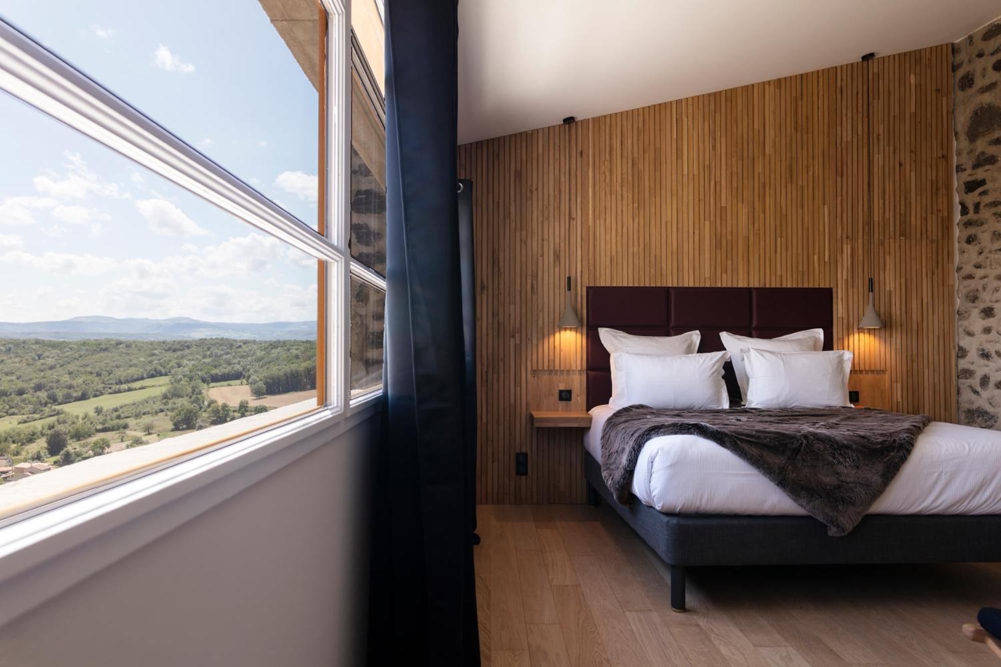 Hotel & Restaurant Origines Par Adrien Descouls - Teritoria Le Broc  Rom bilde