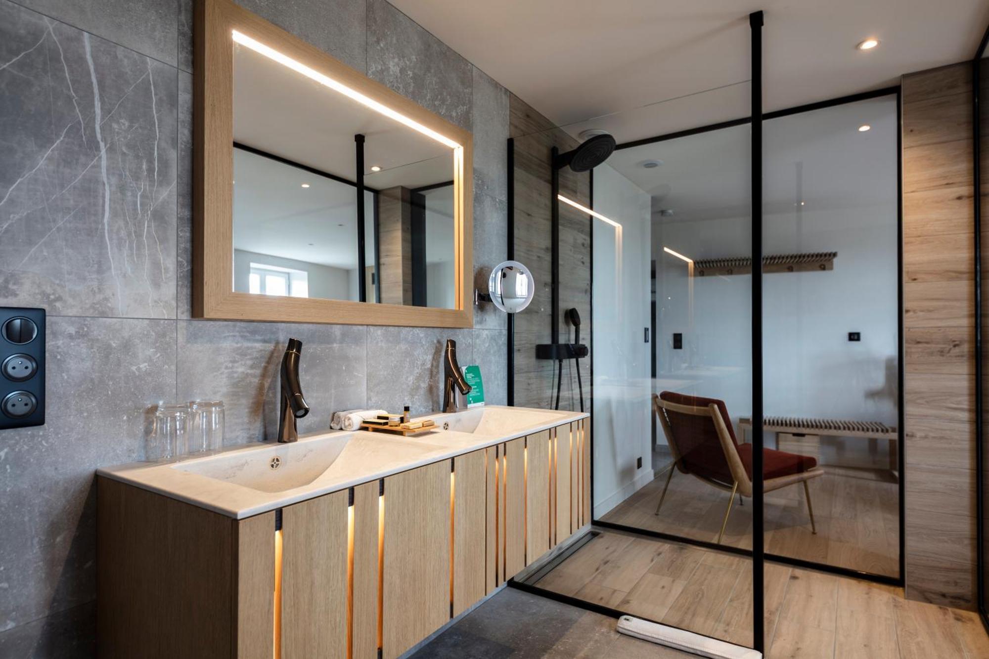 Hotel & Restaurant Origines Par Adrien Descouls - Teritoria Le Broc  Rom bilde