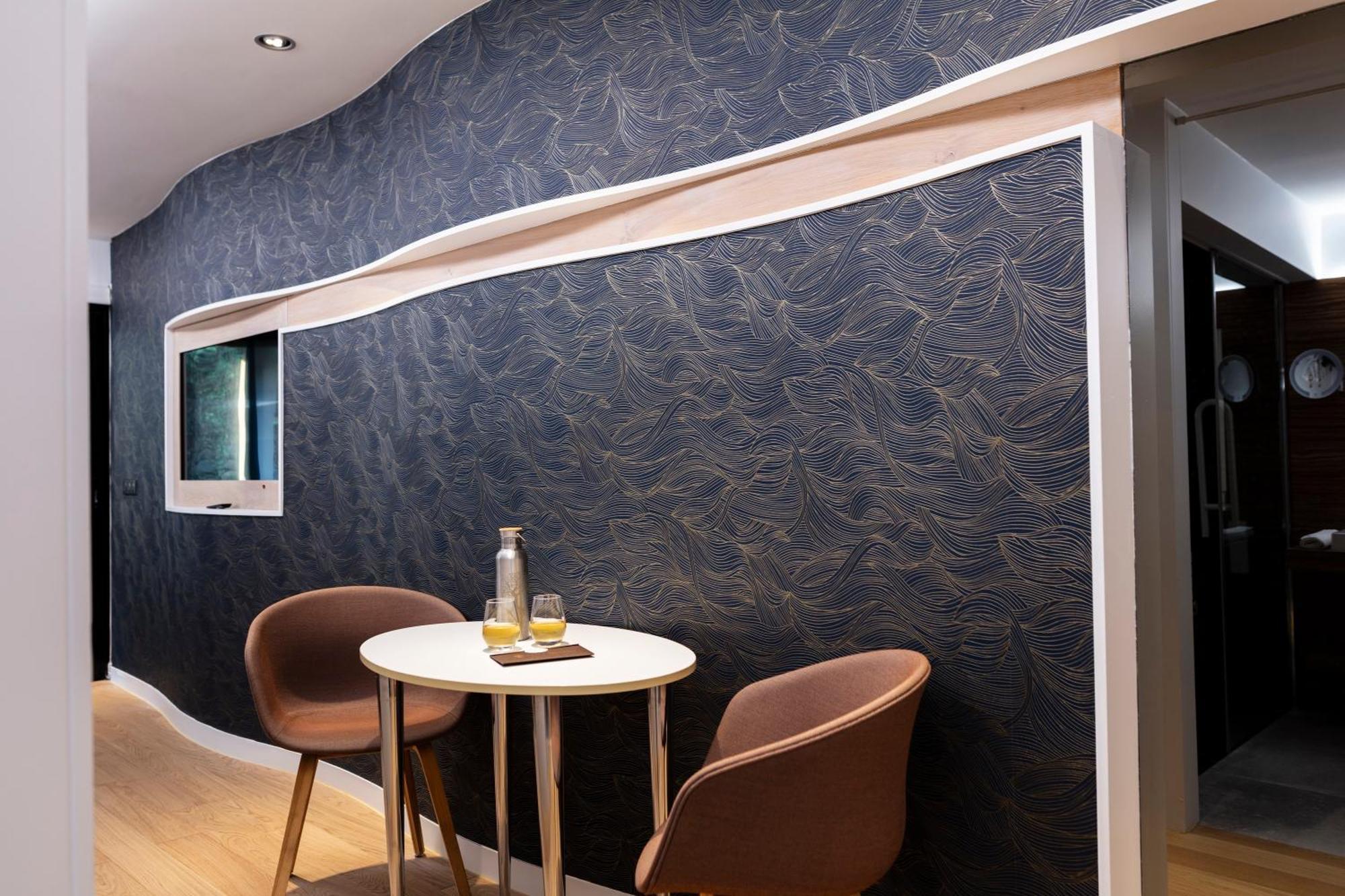 Hotel & Restaurant Origines Par Adrien Descouls - Teritoria Le Broc  Rom bilde