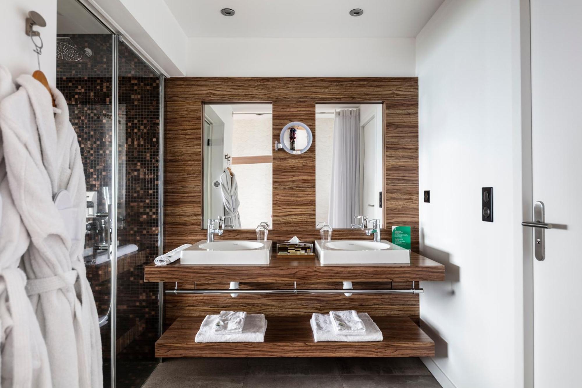 Hotel & Restaurant Origines Par Adrien Descouls - Teritoria Le Broc  Rom bilde